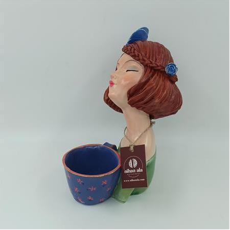 Fincanlı Kız